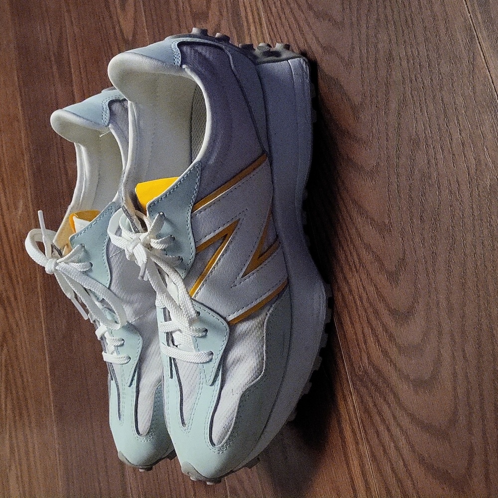 Womens New Balance 327